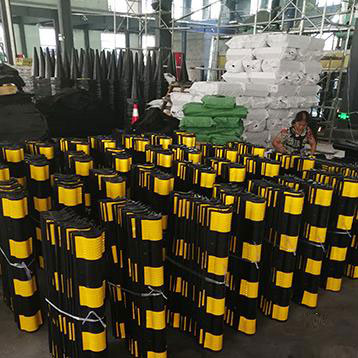 志庫交通生產橡膠護角、橡塑護角